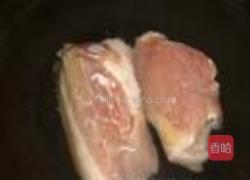 蕨菜炒回锅肉的做法图解2