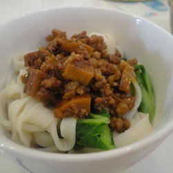 炸酱面的做法[图]