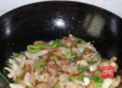 洋葱炒腊肉的做法图解8