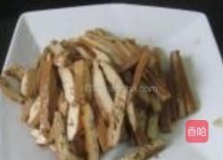 五香茶干炒蒿子杆的做法图解2