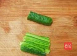 糖醋黄瓜河鲫鱼的做法图解1