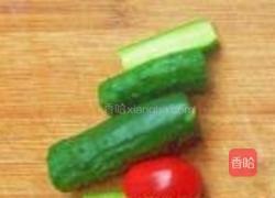 糖醋黄瓜河鲫鱼的做法图解3