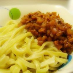 肉酱双色手擀面的做法[图]