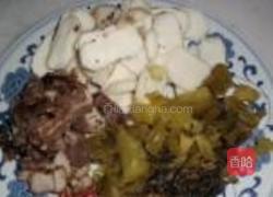 酸菜炒荸荠的做法图解2