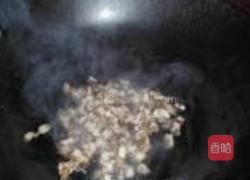 酸菜炒荸荠的做法图解3