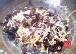 黄豆芽炒木耳的做法图解10