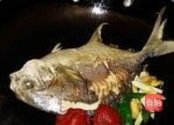 茄汁银鲳鱼的做法图解4