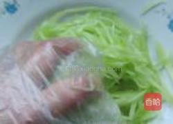 凉拌莴苣丝的做法图解5