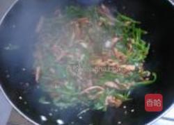 青椒香干炒肉的做法图解6