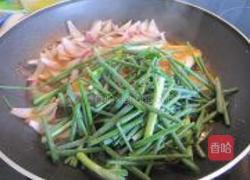 姜葱煎焗马鲛鱼的做法图解8