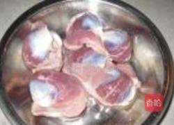 酸豆角炒鸡胗的做法图解1