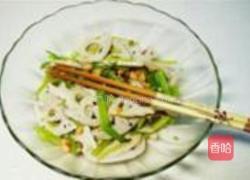 炝西芹藕片花生米的做法图解3