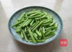 蒜薹炒鸡胗的做法图解2