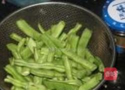 橄榄菜炒四季豆的做法图解1