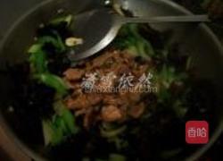 芹菜木耳炒肉的做法图解8