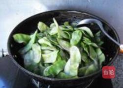 五花肉烧扁豆的做法图解7