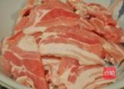 米粉蒸肉的做法图解1