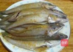 干煎沙丁鱼的做法图解2