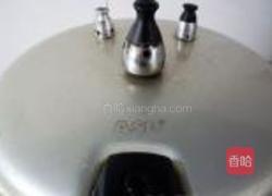 青菜煲肥肠的做法图解10