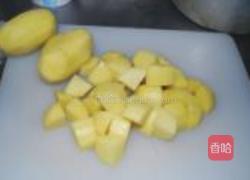 烤火腿肠和土豆的做法图解1