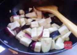 西兰花烧茄子的做法图解4