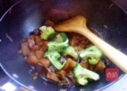 西兰花烧茄子的做法图解7