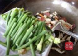 菌菇蒜薹的做法图解10