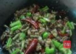 咸豆角炒子鸭的做法图解8