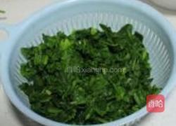 油渣清炒雪里红的做法图解3