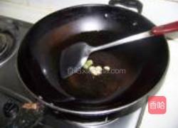 木耳黄瓜炒百合的做法图解3