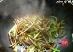 芹菜炒五香干丝的做法图解6