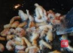 蒜苗木耳炒肉丝的做法图解3