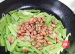 花生西芹的做法图解7