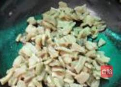 辣椒大蒜炒油渣的做法图解5