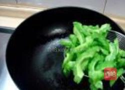 干煸苦瓜的做法图解4
