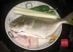 干烧平鱼的做法图解1