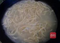 包菜炒面的做法图解1