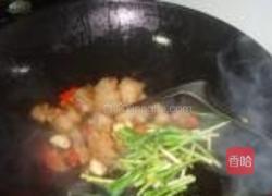 三层肉炒韭菜的做法图解4