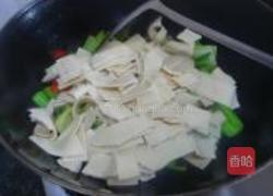 西芹炒豆皮的做法图解6