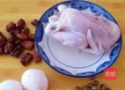 滋补莲子红枣鸡汤的做法图解1