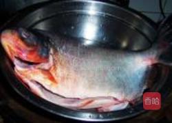 红烧白鲳鱼的做法图解1