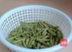 二酱爆豇豆的做法图解1