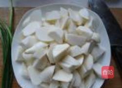 油闷茭白的做法图解1