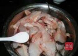 油爆青鱼片的做法图解2