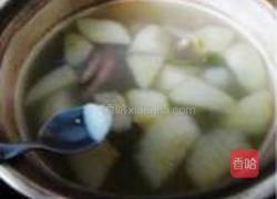 鸡爪瘦肉水果人参汤的做法图解9