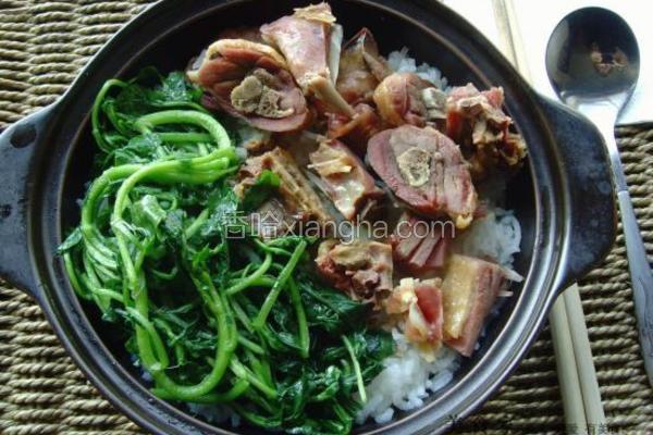 腊鸭腿煲仔饭