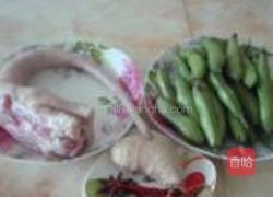 蚕豆烧猪尾的做法图解1