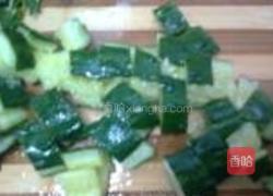 凉拌拍黄瓜的做法图解3