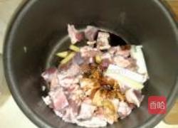 牛肉炖土豆的做法图解2