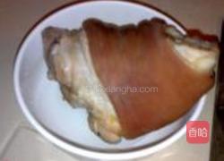 冰糖肘子的做法图解3